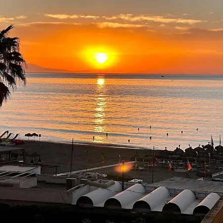 Carihuela Paradise شقة